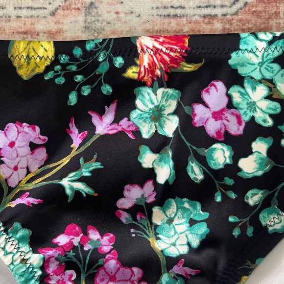 Lands End black and white retro floral bikini top and bottom set size S - Picture 3 of 8